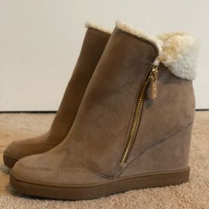 Unisa Wedge booties